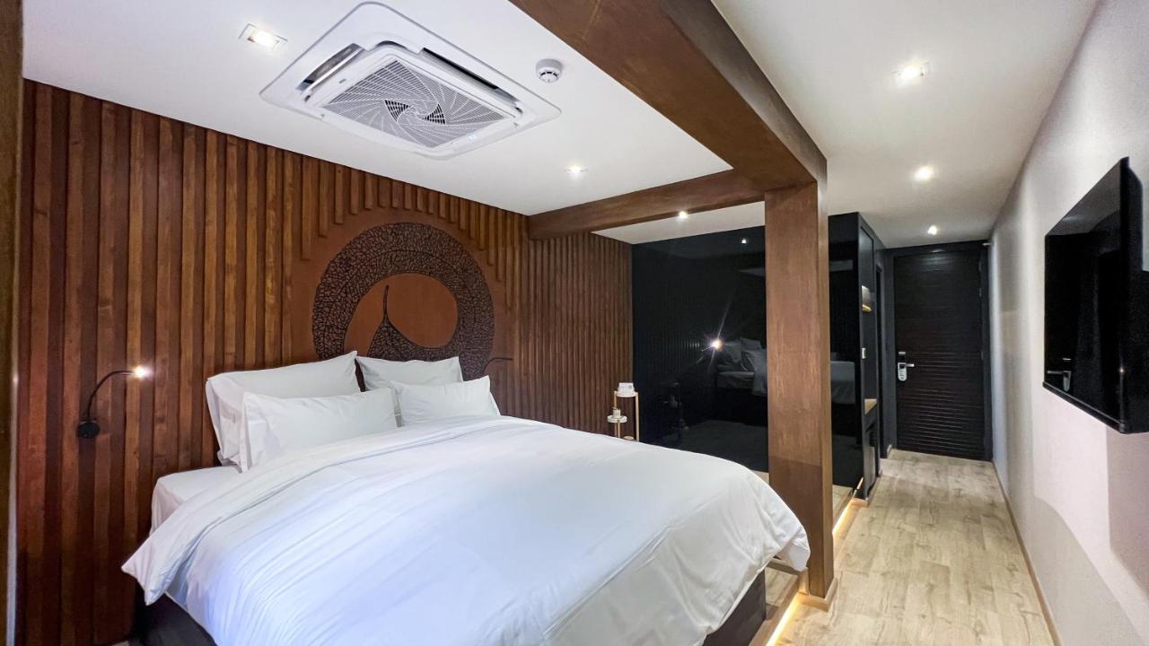 The Nhorm Hotel Ratchada Bangkok Dış mekan fotoğraf